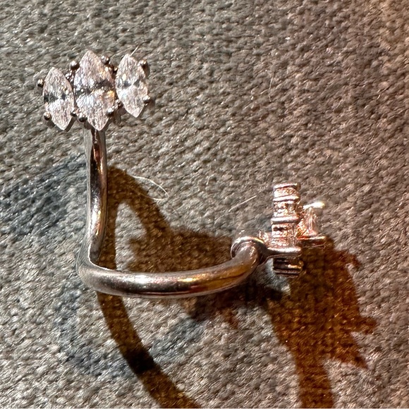 Pagoda Crystal Belly Button Ring - Picture 16 of 16